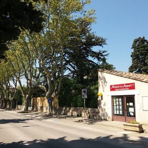 MAISON OU APPART? Maussane-les-Alpilles, Maison à vendre, Maison à louer